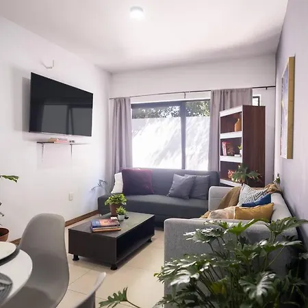 2 Habitaciones, 4 Camas, 2 Banos, Wi-Fi, La Americana